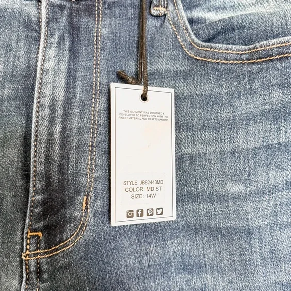 NWT Judy Blue Flare Jeans - Picture 4 of 6